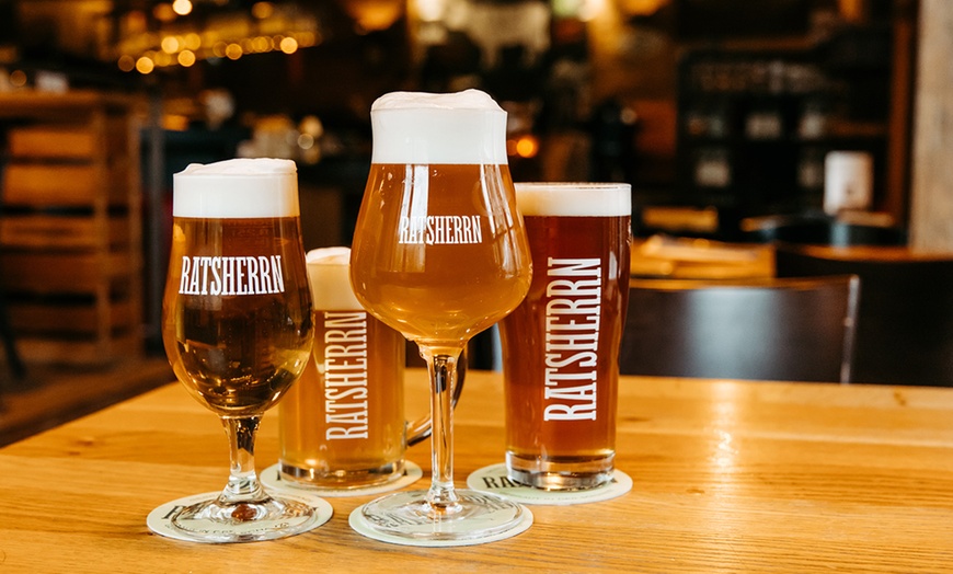 Image 2: 2-Gänge Burger-Menü mit Beilage und Dessert für 1 bis 4 Personen