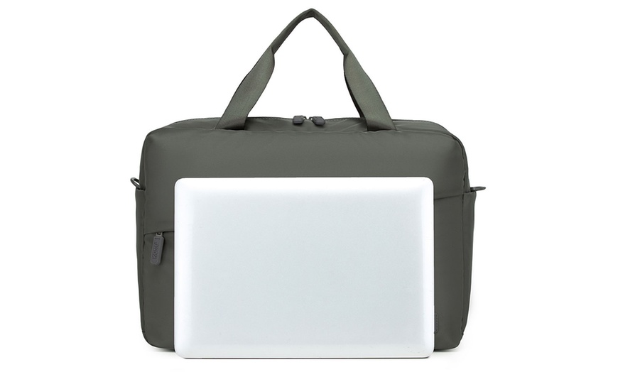 Image 21: 19L Water-Resistant Travel Bag with Laptop Sleeve 