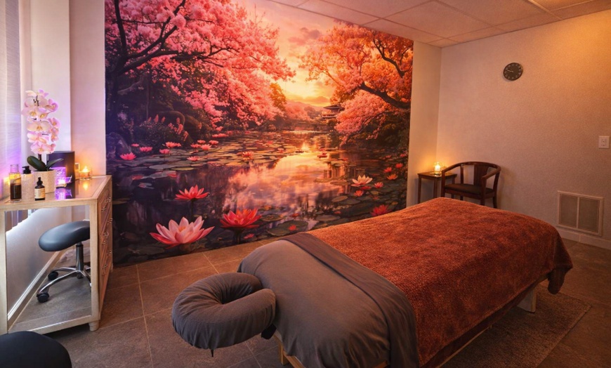 Image 2: 60-/90-min Full Body Swedish, Deep Tissue or Therapeutic Massage/ More