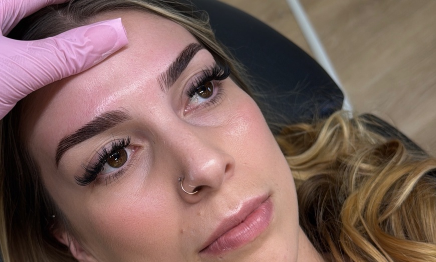 Image 3: Up to 44% Off on Eyebrow Tinting at The heavenly beauty bar