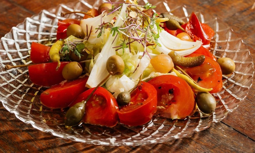 Image 26: Menú CalaBlava con entrantes, principales o arroz, postres y bebidas