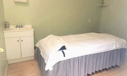 60 Minute Swedish Body & Foot Combo Massage with Essenital Oil and Optional Hot Stones - Golden Hands Spa