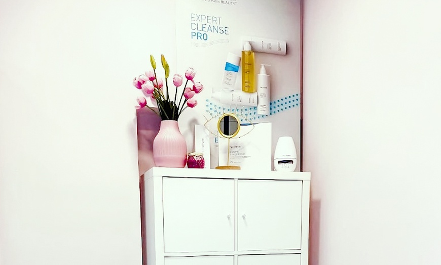 Image 3: Higiene facial con opción a LED, cromoterapia, radiofrecuencia y más