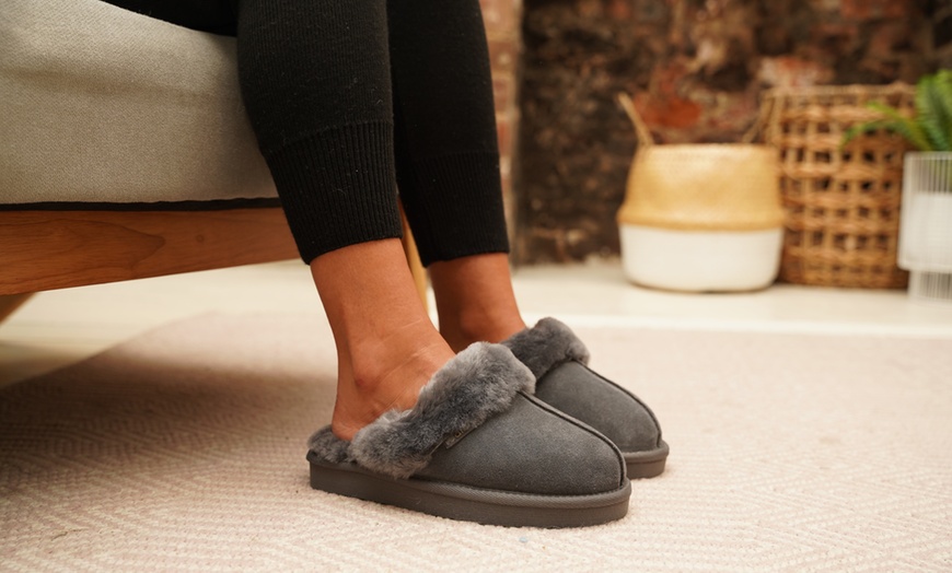 Image 2: Redfoot Ladies Sheepskin Slippers