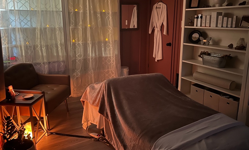 Image 7: Relax with 1, 3, or 5 Lymphatic Drainage Massages