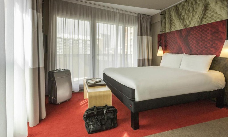 Image 3: Lille : chambre double standard avec petit-déjeuner et vin/bière  