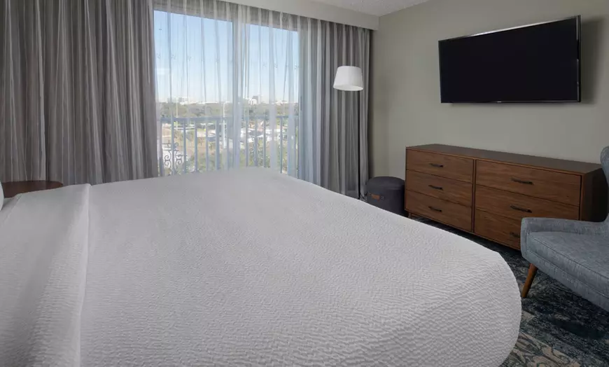 King Bed Deluxe Suite