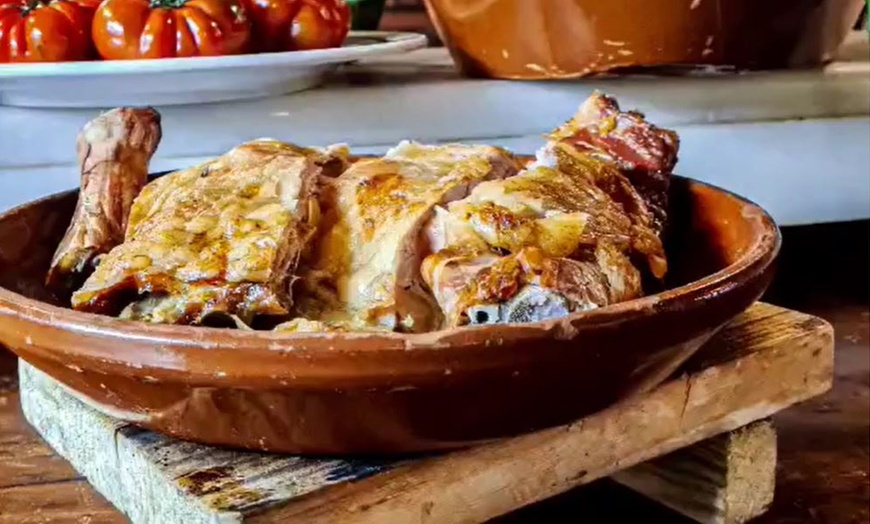 Image 3: Menú degustación con aperitivo, entrantes, principal y postre