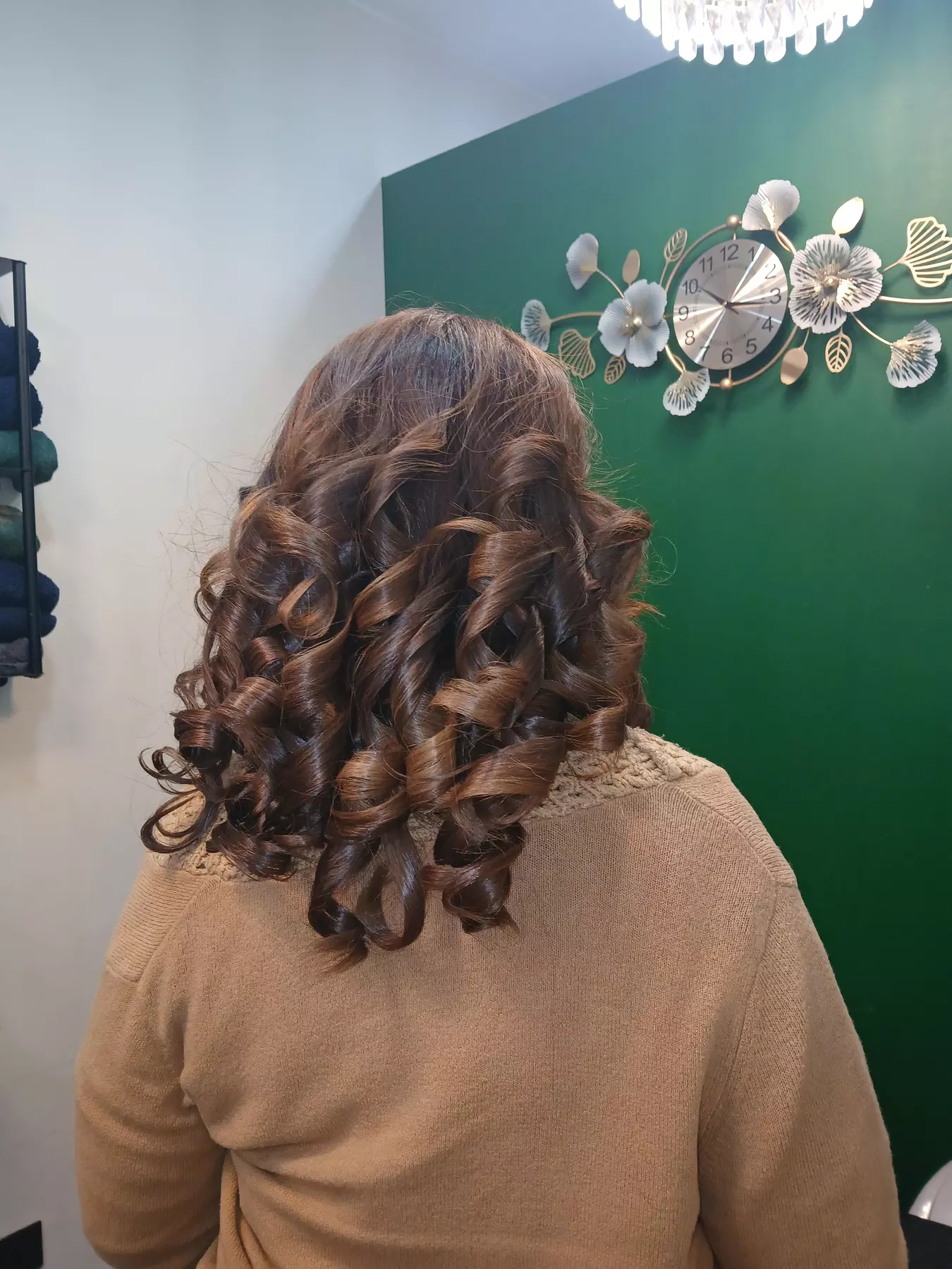 15-Min Indian Head Massage with Wash & Blow Dry for Calm & Refinement