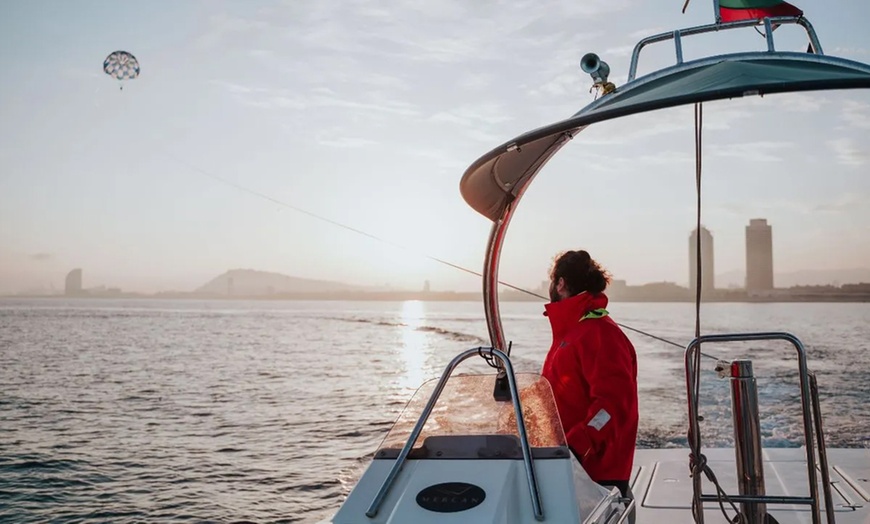 Image 2: Actividad acuática en paracaídas a más de 150 metros de cabo