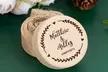 Personalisierbare Ring-Schatulle mit Namen und Text in verschiedenen Designs aus Holz oder Acryl (81% sparen) - Second Medium