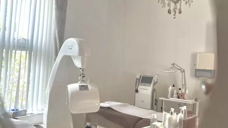 HydraFacial with LED Therapy at Pure Art Clinic Up to 48%