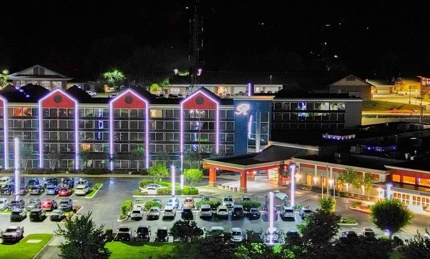 Image 18: Tennessee Hotel in the Smokies