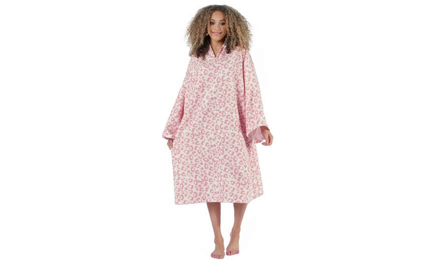 Image 12: Adults Oversized Printed Poncho Towel