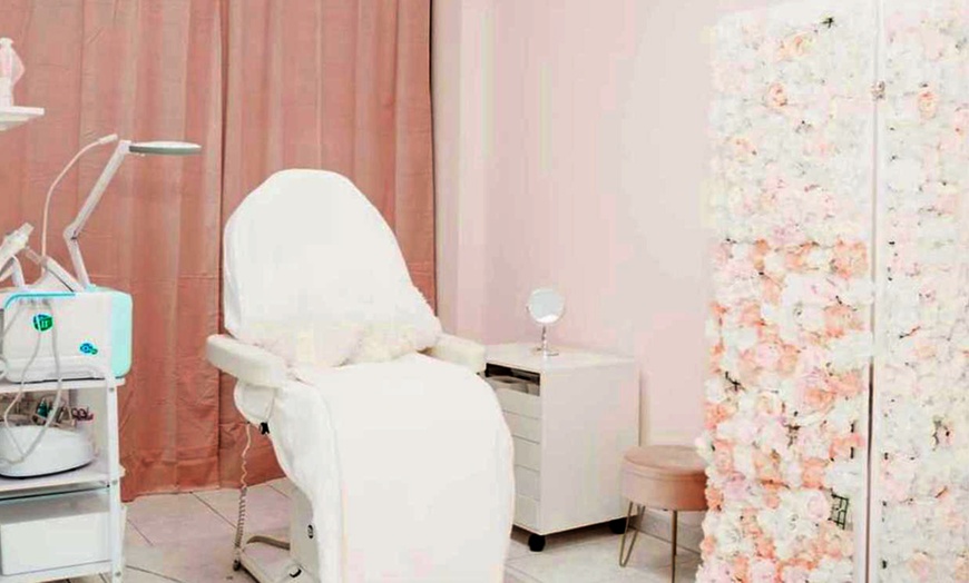 Image 2: Wimpern- und/oder Augenbrauen-Lifting inkl. Färben für 1 Person