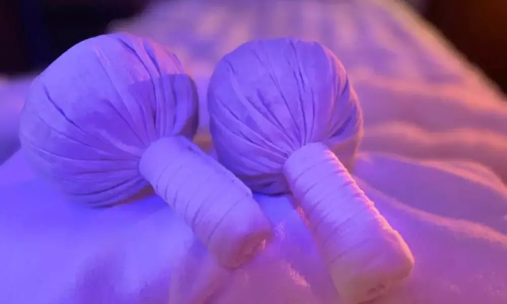 Get a 45 Minute Dry Spa Head Treatment or 90 Min Serene Escape Package