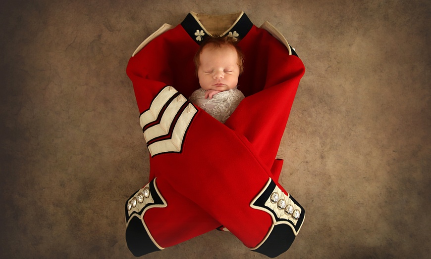 Image 5: Newborn Photoshoot with Prints