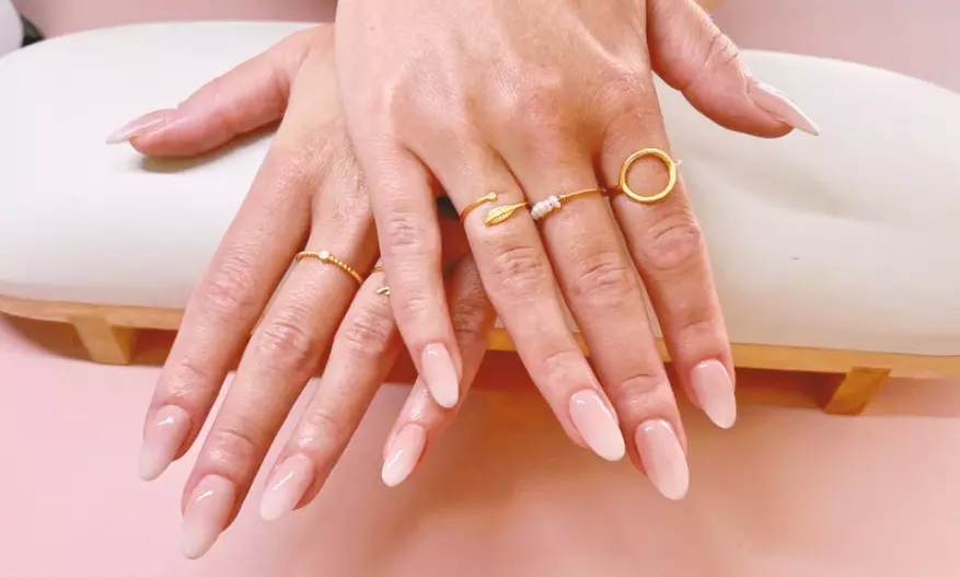 Beauté des mains ou pieds : vernis semi-permanent ou pose américaine