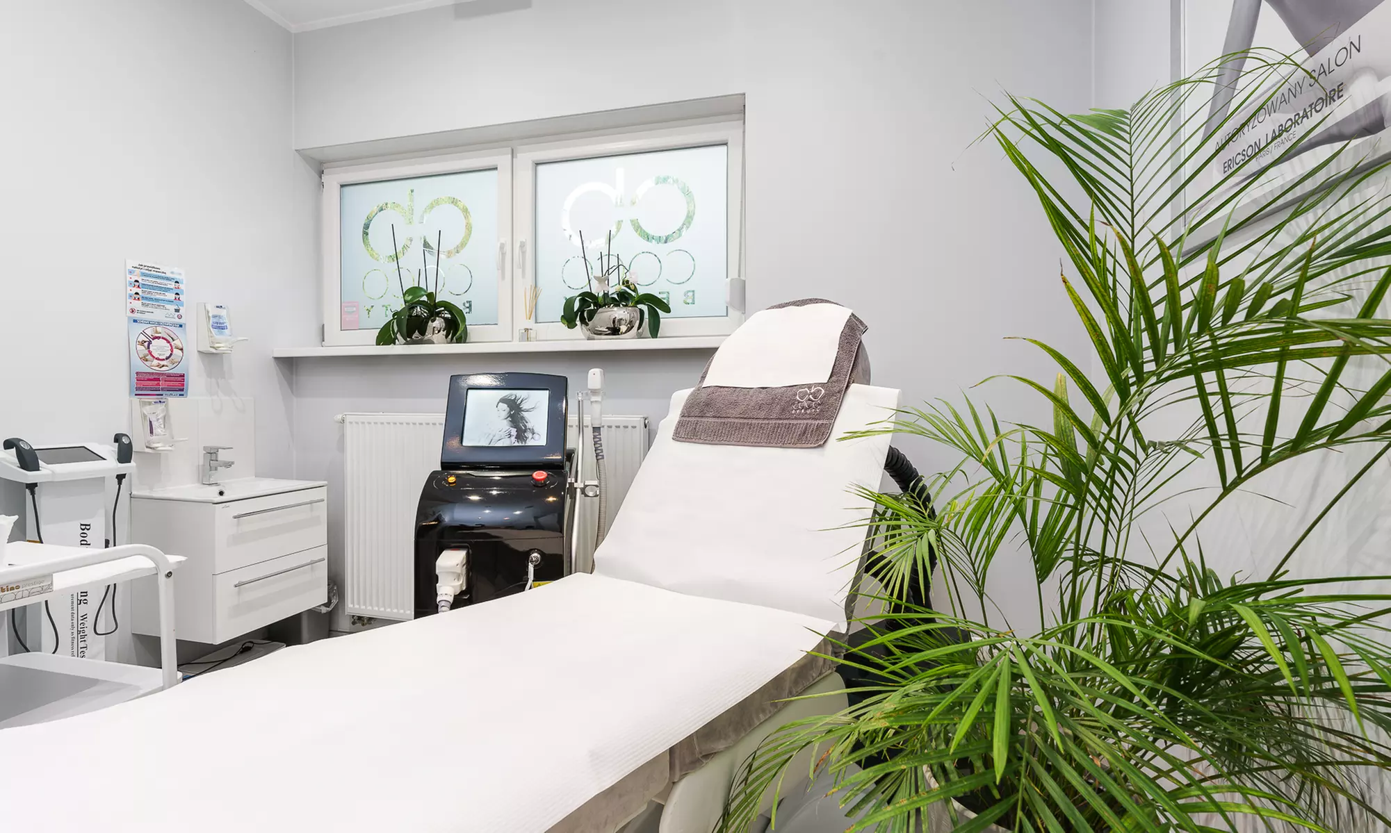 Zyskaj promienną cerę z laserowym peelingiem węglowym twarzy