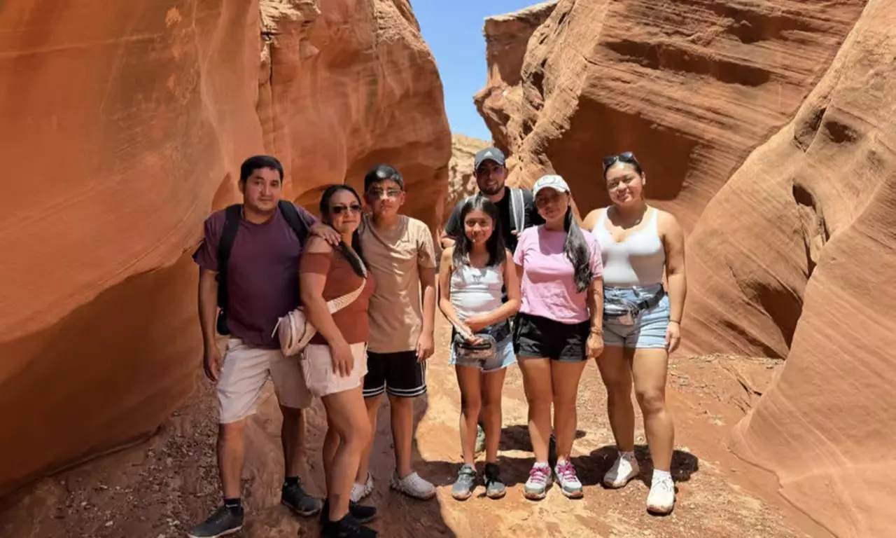 Guided Upper Antelope Canyon Hiking Tour - Navajo Nation
