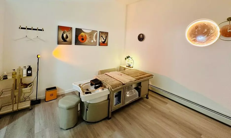 60 or 120 Min Full Body & Head Massage w/ Hot Stones & Aromatherapy