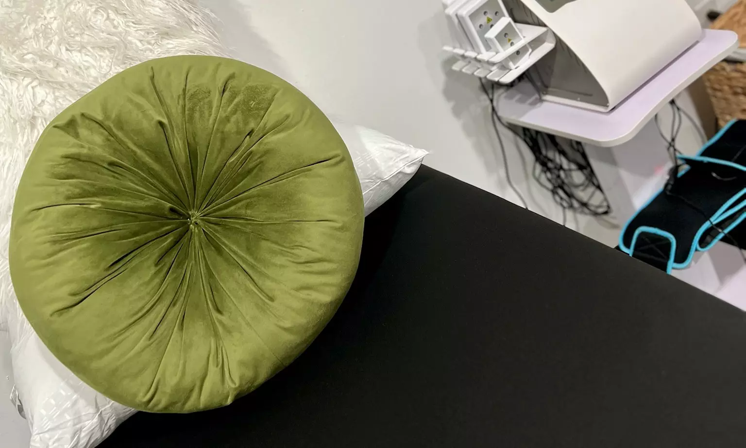 One, Three, or Six 60-Min Lipo-Cavitation and Radiofrequency Session