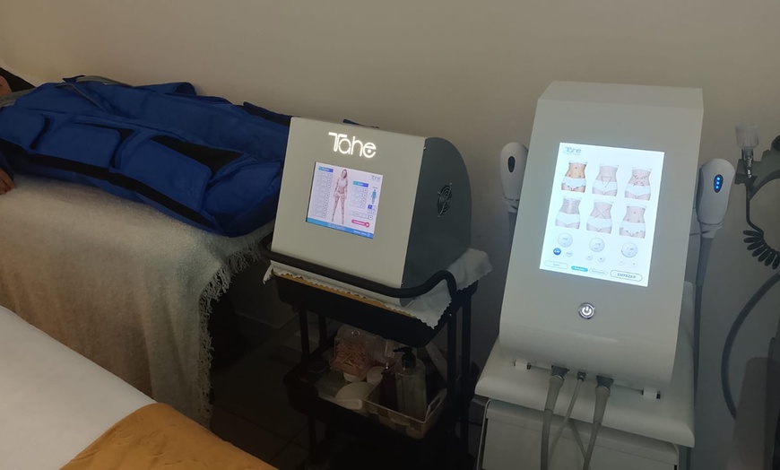 Image 13: Radiofrecuencia Dual Pro, presoterapia y termoterapia: 2 o 4 sesiones