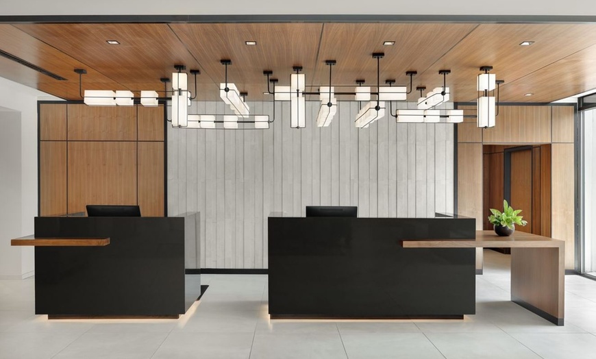 Image 2: Modern Stay with Easy Access to NYC