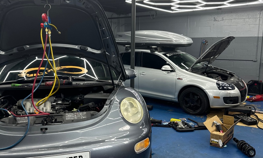 Image 7: A/C R134 Recharge with UV-Die included Auto Air Conditioning