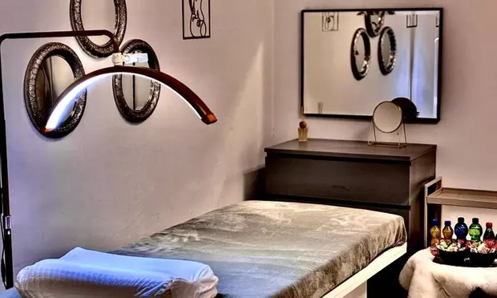 Perfekter Schwung & Farbe. Augenbrauen- oder Wimpern-Lifting inkl. Färben für 1 Person (bis zu 34% sparen) - Second Medium