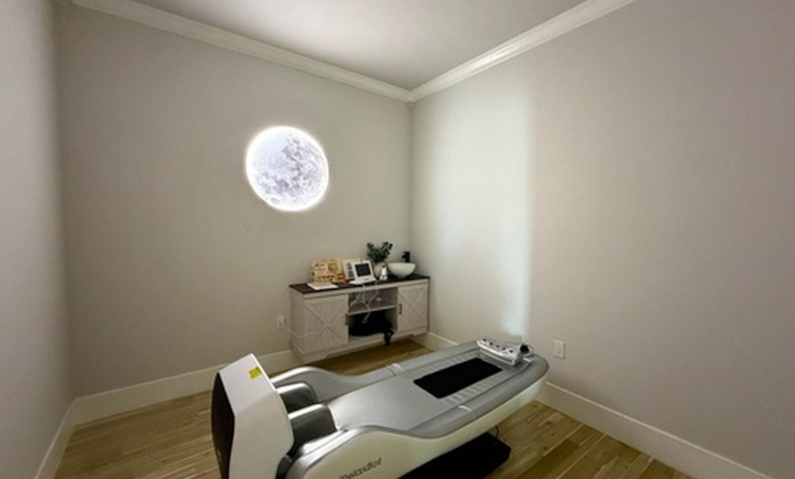 Image 4: Luxury Pampering: Swedish Massage, Glow Facial & Head Therapy