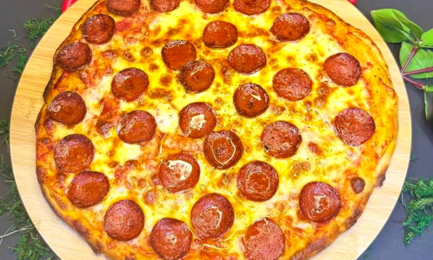 Image 4: Menú de pizza o hamburguesa con patatas y bebida para 2 o 4 personas