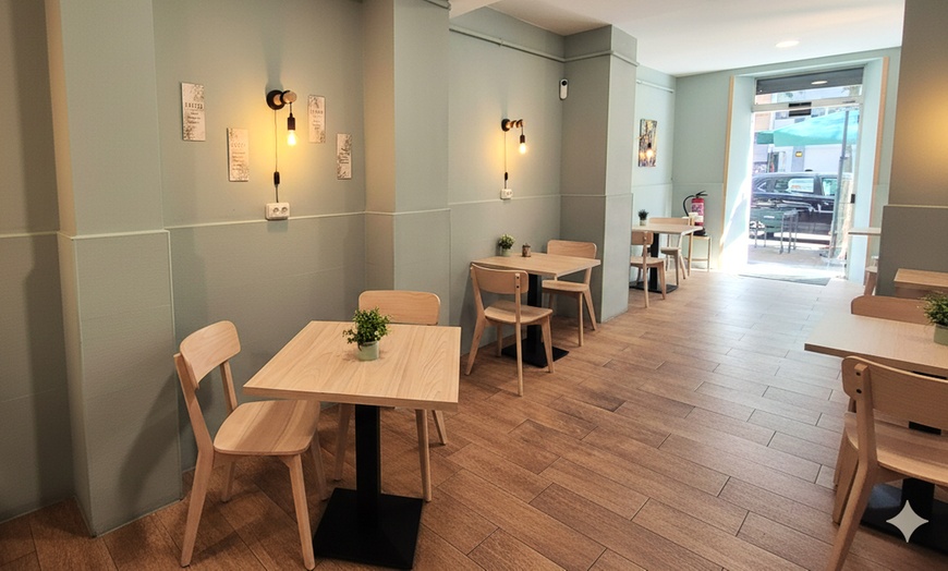 Image 3: Menú mediterráneo con entrante, principal, postre y bebida para 2 o 4