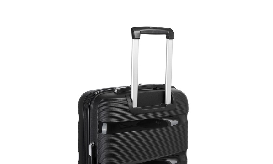 Image 21: Maleta o juego de maletas de ruedas ligeras con diseño estriado