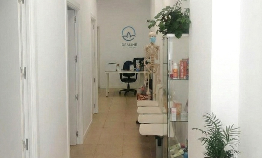 Image 3: Masaje de 60 minutos para 1 persona a elegir entre diferentes técnicas