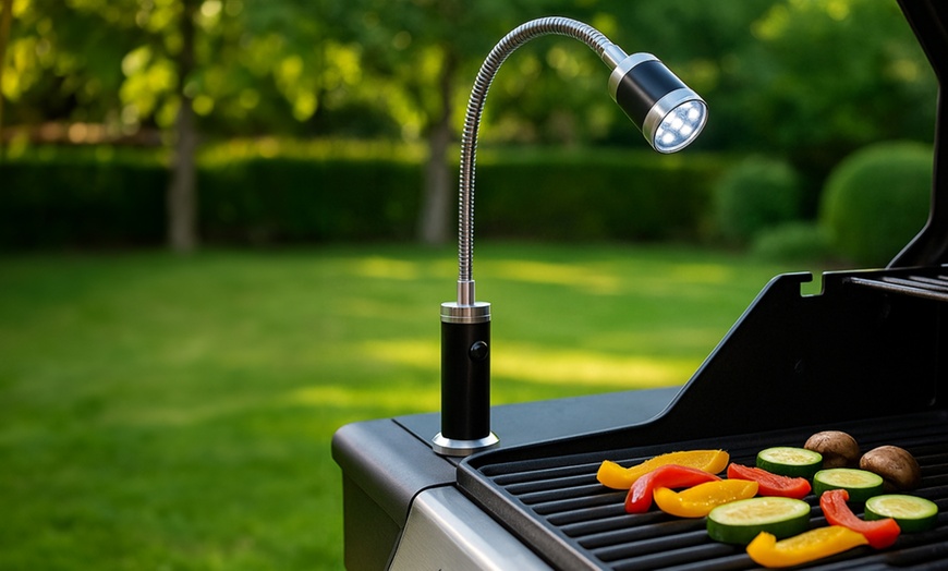 Image 4: Luz LED para barbacoa con cabezal inclinable 360° y base magnética