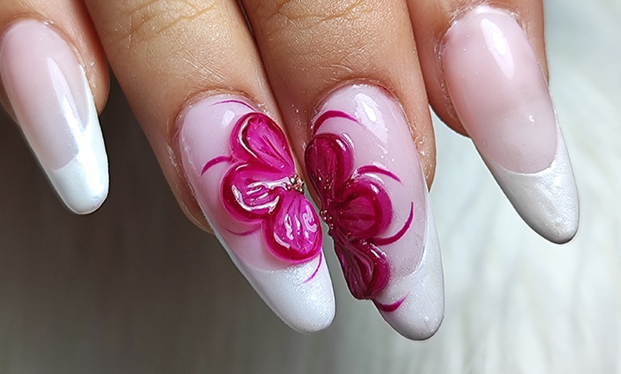 Image 2: Manicura o pedicura semipermanente, manipedicura o uñas esculpidas 
