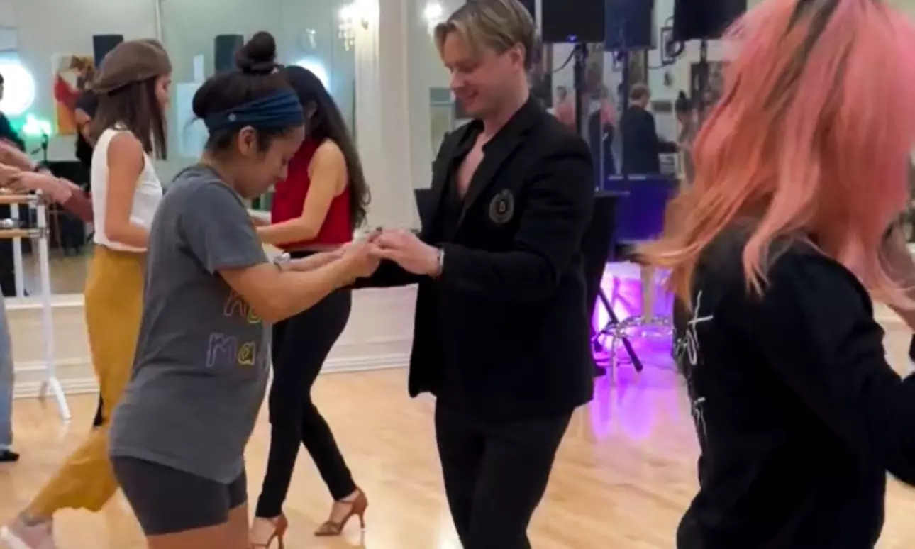 Learn to Dance in Style with 2, 5 or 10 Group Dance Lessons