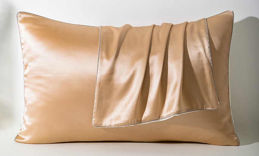 Image 2: 21 Momme Pure Silk Hotel Grade Pillowcase Pair