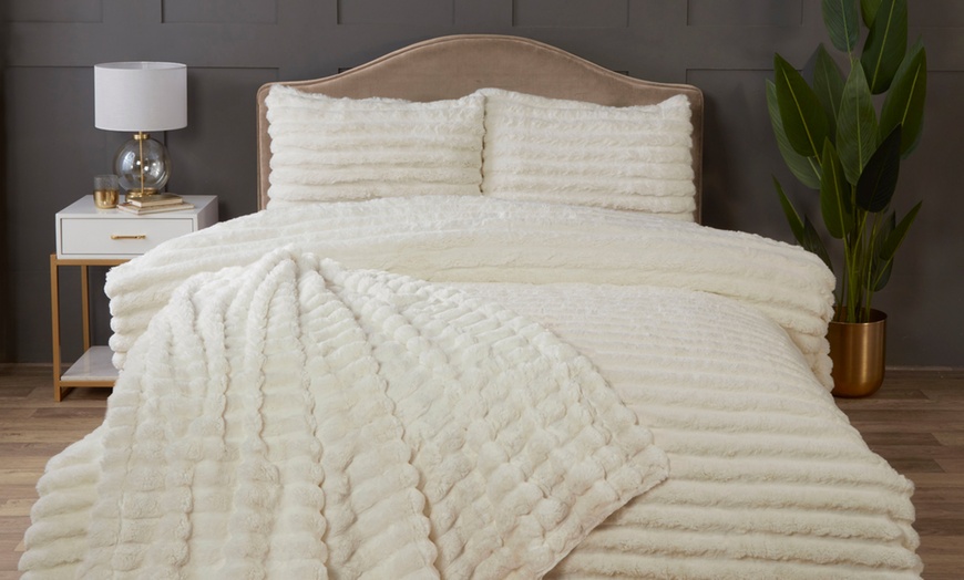 Image 1: Faux Rabbit Fur Duvet Set