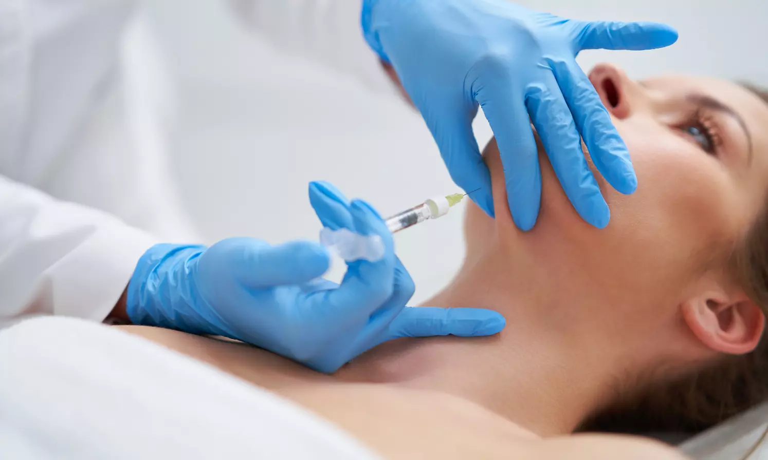 Injektionslipolyse für 1 Person in der Esthetic Clinic Schmidt