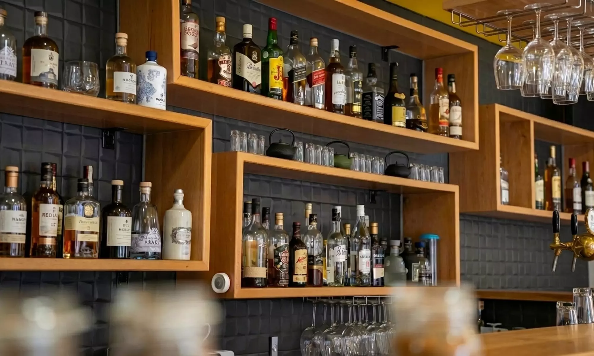 Menú con aperitivo, entrante, principal, postre y bebida para 2 o 4