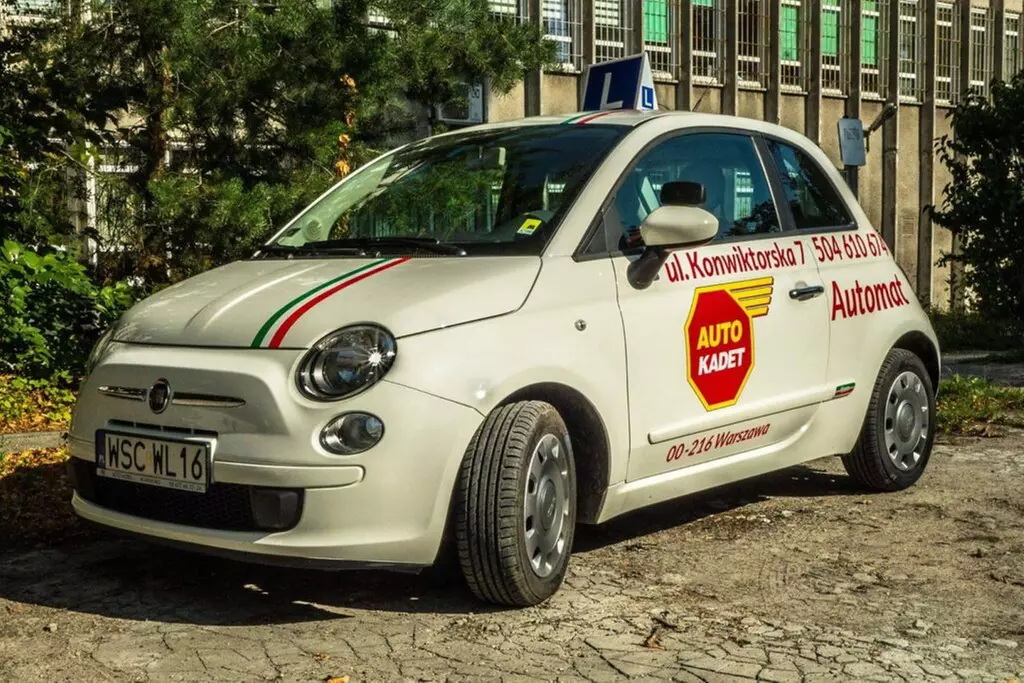 Kompleksowy kurs prawa jazdy kat. B z jazdami doszkalającymi i więcej