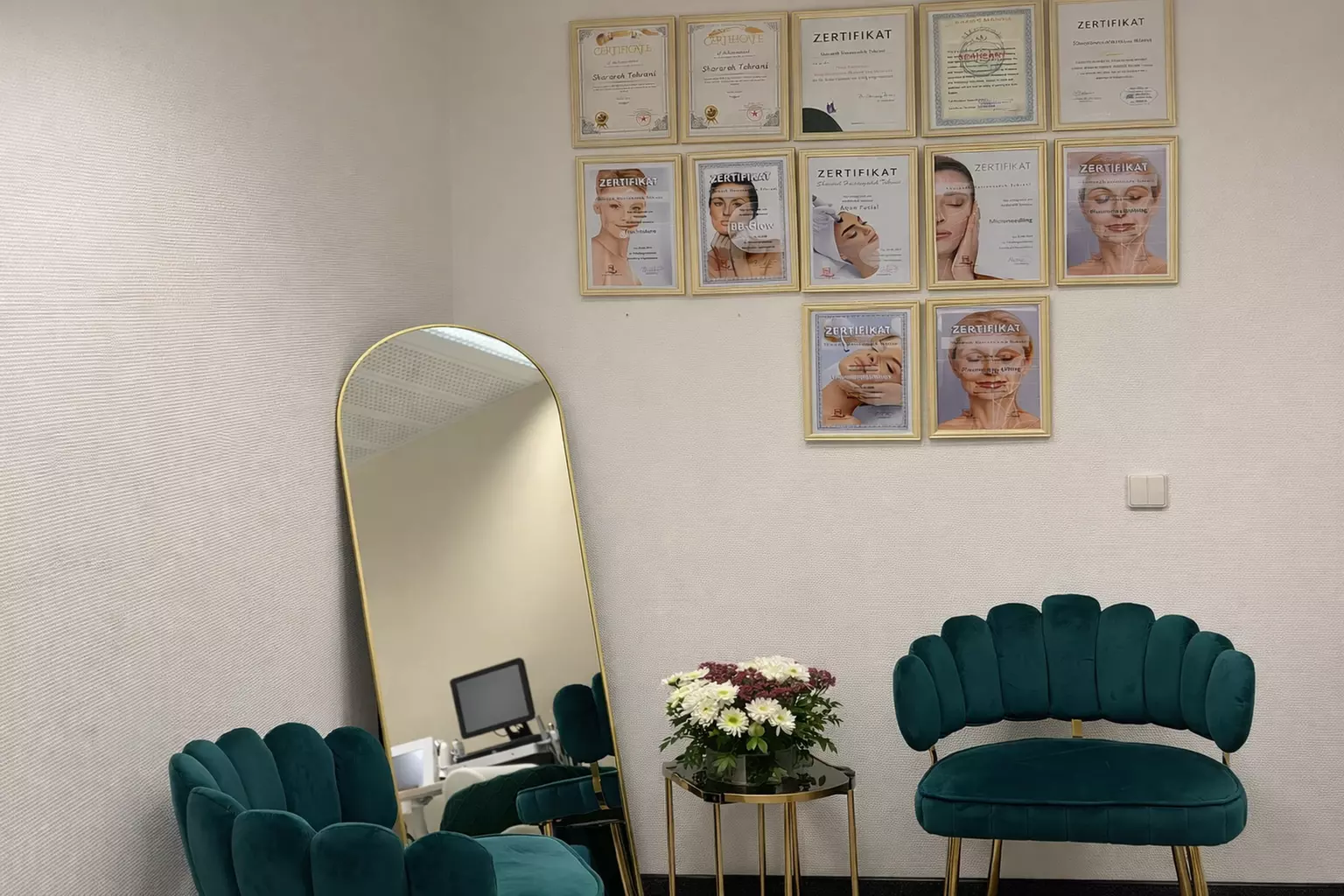 Microneedling, Aqua-Facial oder Gesichtsbehandlung für 1 Person