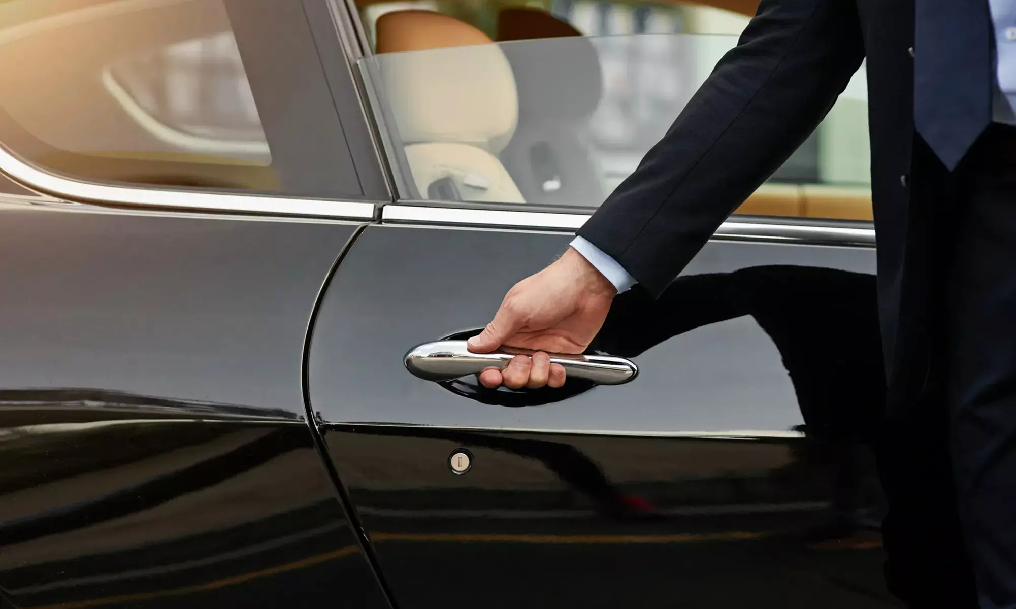 Logan Airport Sedan or SUV Transfers with One-Way/Round Trip Options