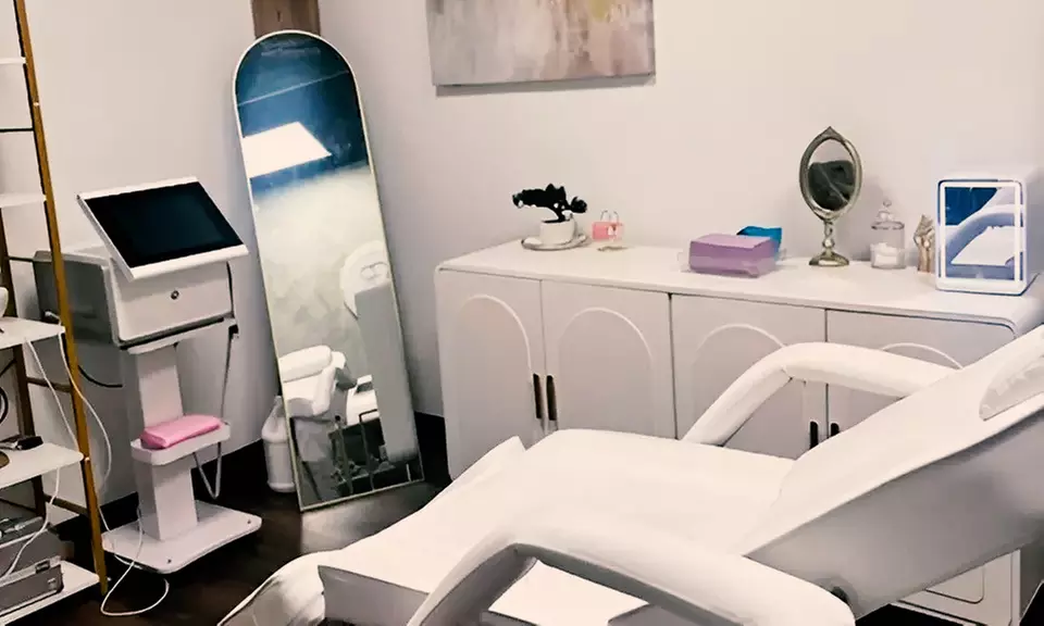 Boost Collagen with 1,3 or 5 Microneedling + PDRN Treatment