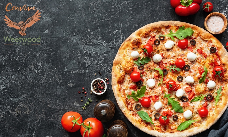 Image 3: Delight with 2 or 4 Pizzas and a 1 or 2 Bottles of Prosecco for 2 or 4 People @Convive Restaurant (Up to 43%Off)