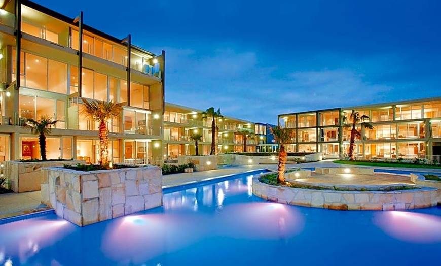 Image 10: Torquay: Pool View Stay for 2 + Welcome Drink at Wyndham Resort