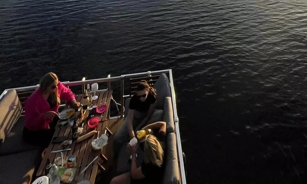 8 Std. Grillboot mieten in Berlin für bis zu 14 Personen (Mo-Do)