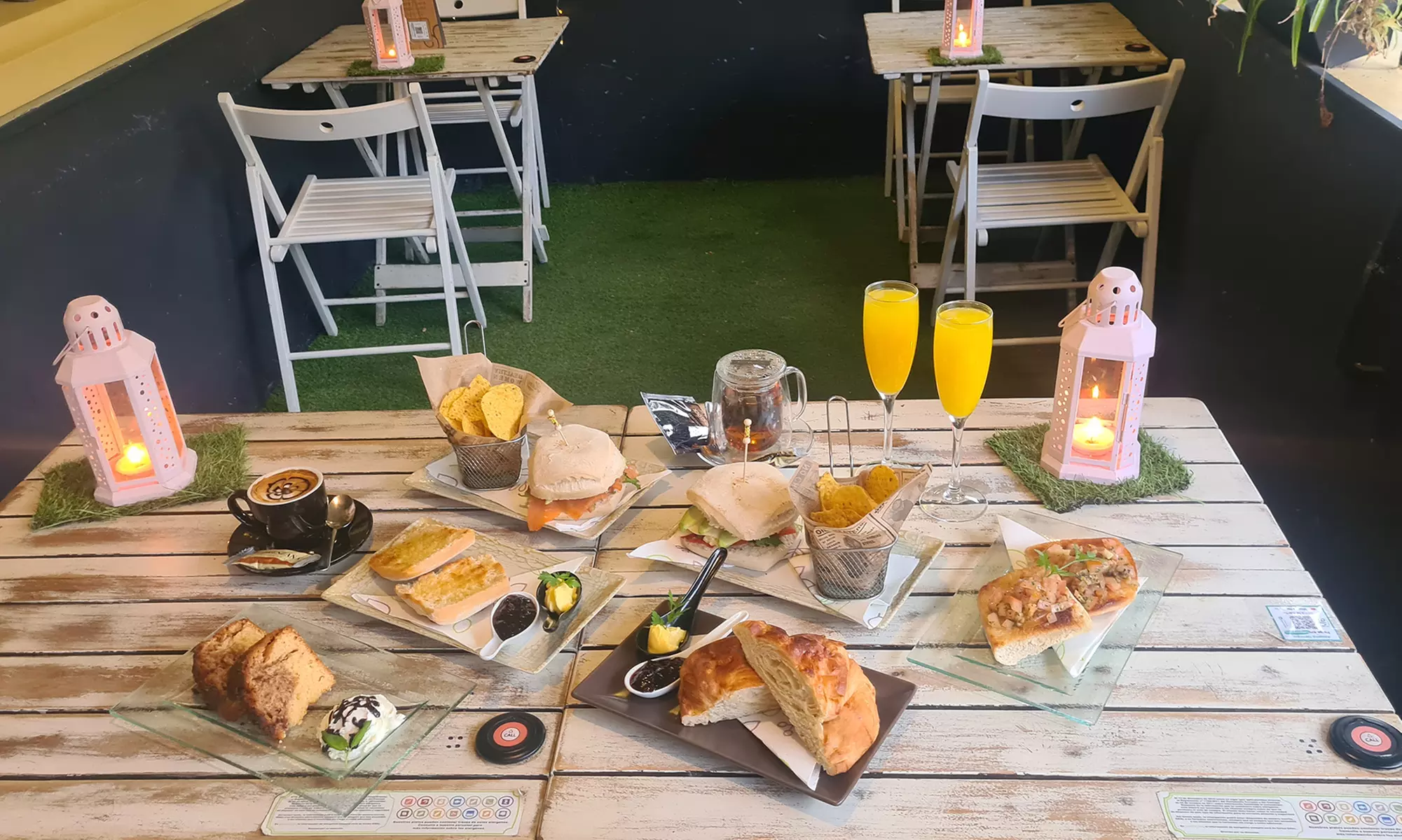 Brunch para 2 o 4 con bebidas y platos dulces y salados a elegir